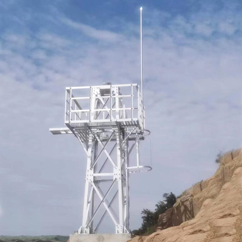 Überwachungsturm aus Winkelstahl